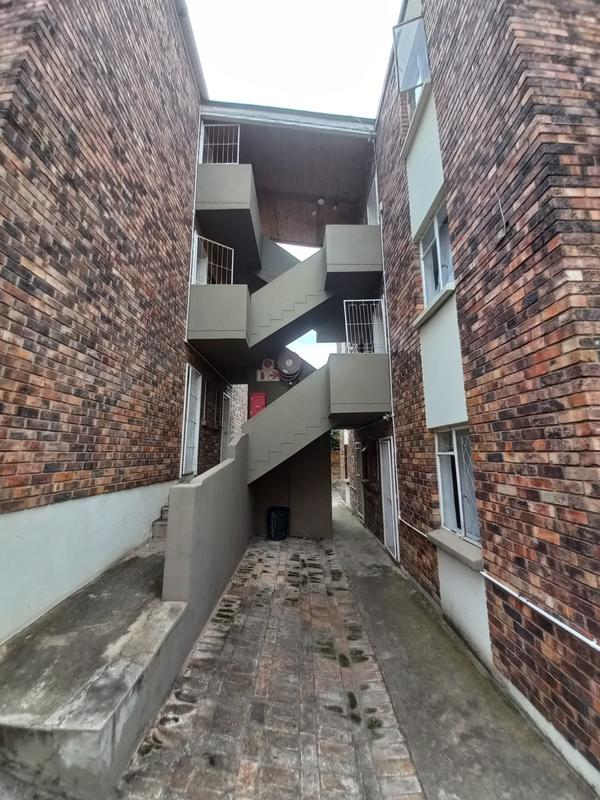 To Let 1 Bedroom Property for Rent in Sunnyside Eastern Cape